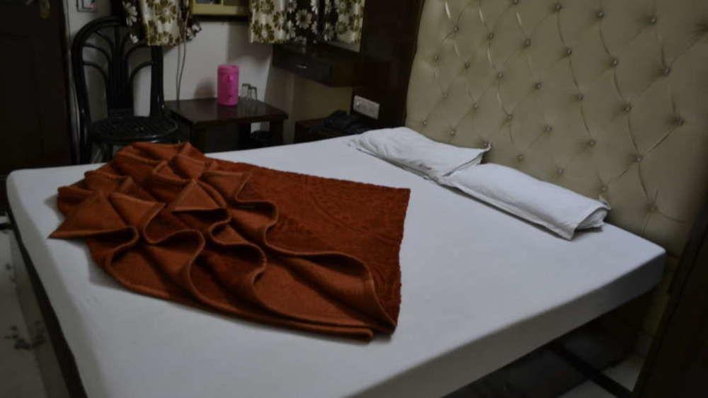 Oyo 6124 Lord Krishna Dx Inn New Delhi Ngoại thất bức ảnh